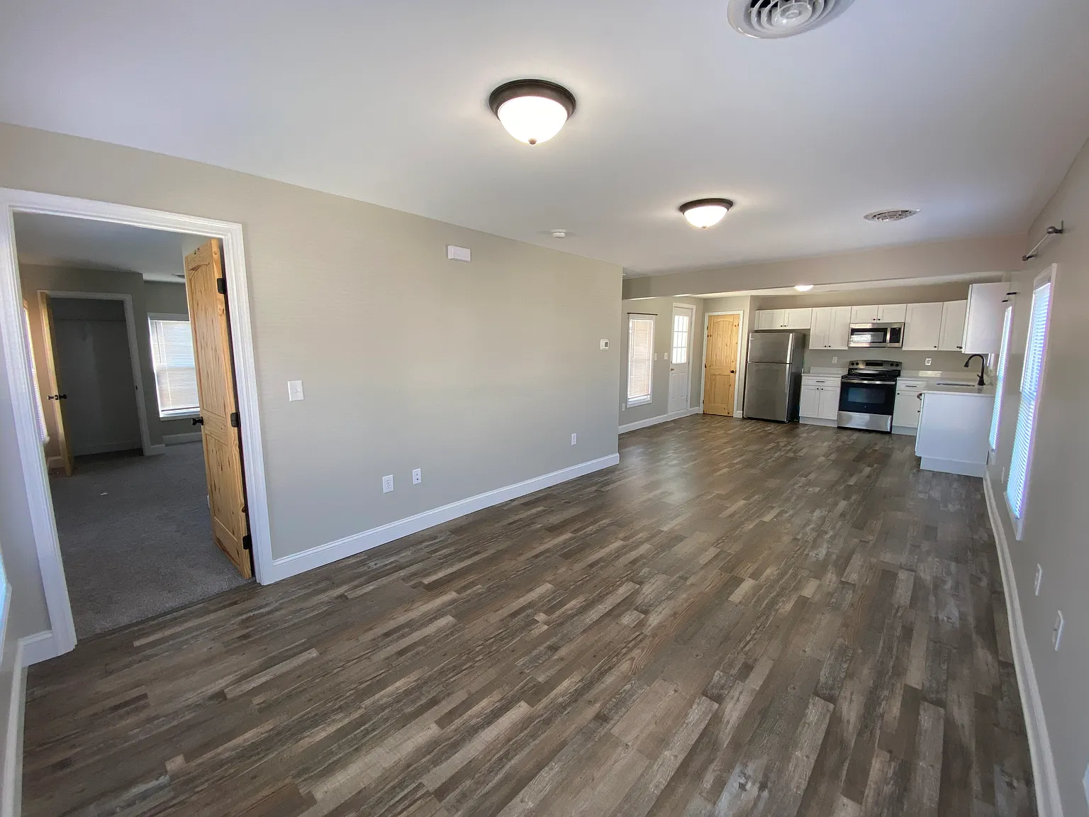 2 bed, $1,300 — Photo 4