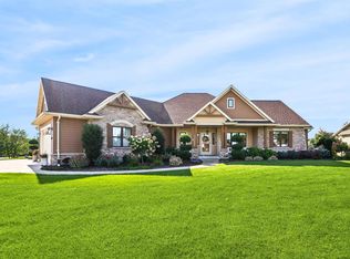 5039 W Red Barn Ct, Appleton, WI 54913