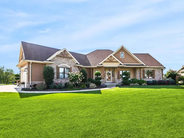 5039 W Red Barn Ct, Appleton, WI 54913