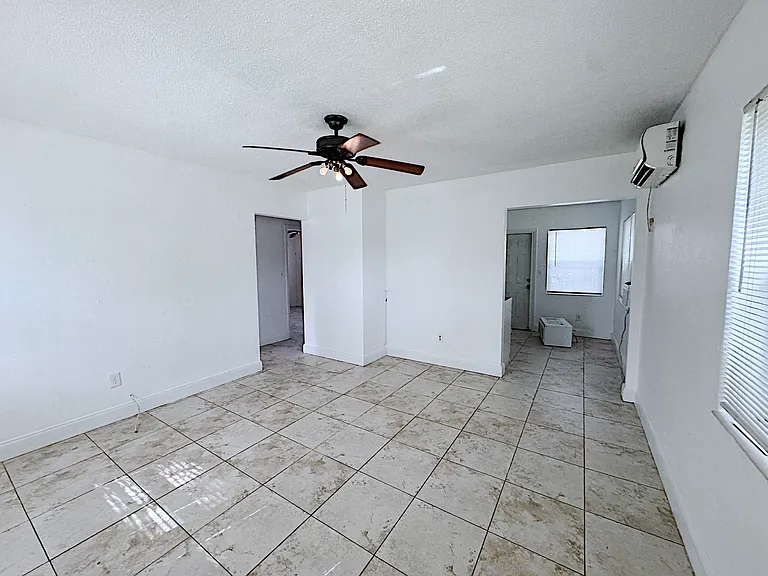 511 SE 2nd Ave #2 — Photo 20