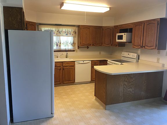 4th image of 3700 Lower River Rd