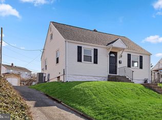 52 Seward Ln, Aston, PA 19014
