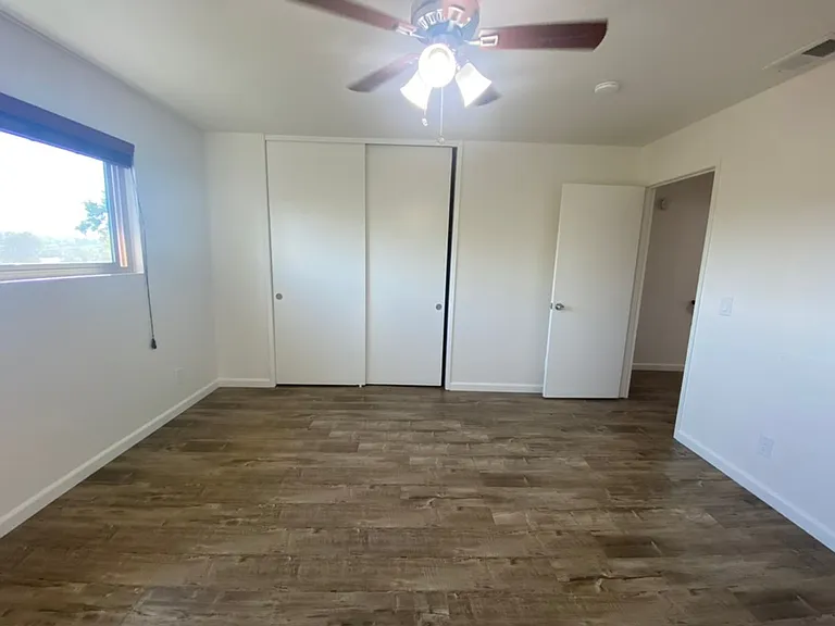 2212 Pine St — Photo 3