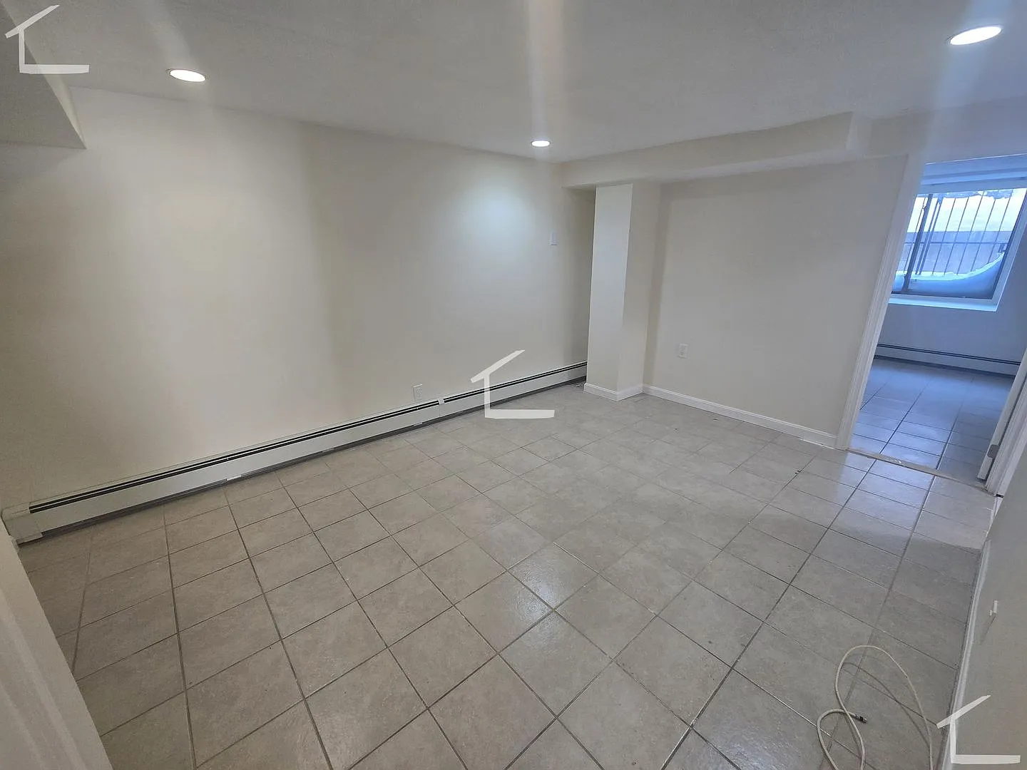 Ground Level One bedroom — Photo 4