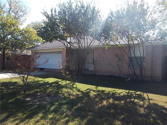 3rd image of 215 W Hudgins St
