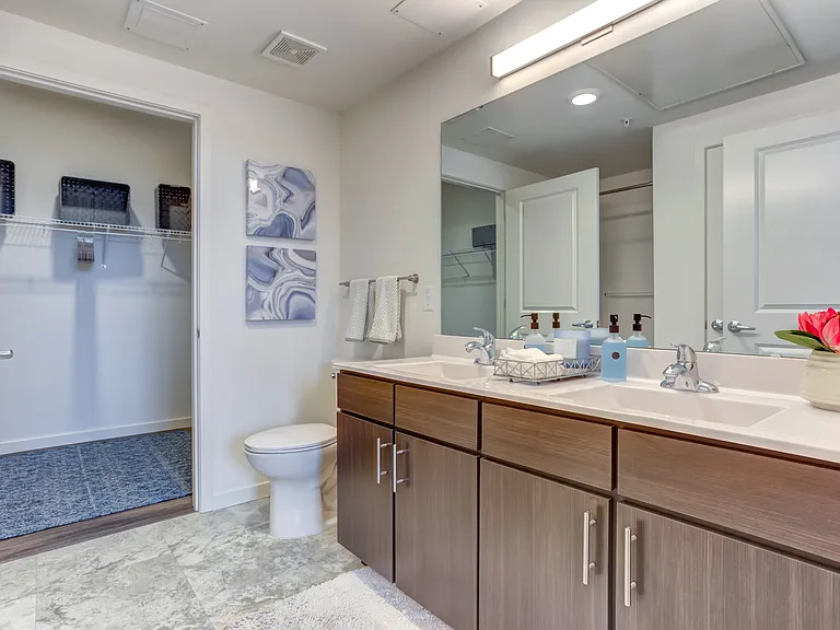 Sunnen Station Apartments — Photo 15