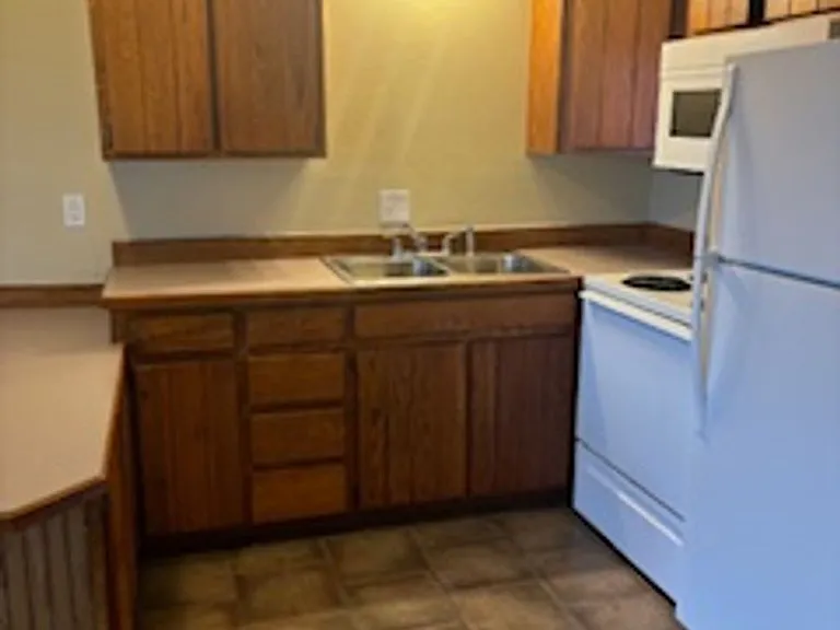 1736 Hitching Post Ln — Photo 22