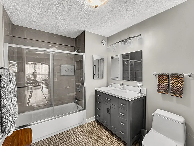 545 N Dearborn St #3006 — Photo 12