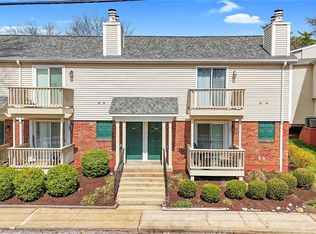 9117 N Swan Cir, Saint Louis, MO 63144