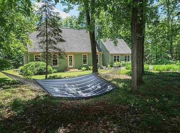 2nd image of 3 Emmy Ln