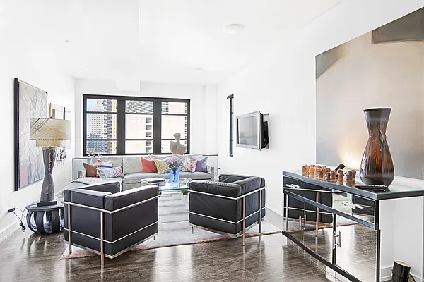 Rented by Compass | media 23