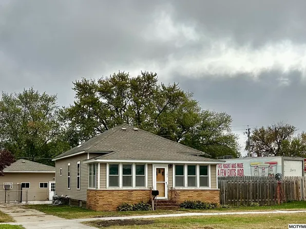 107 8th St N, Northwood, IA 50459