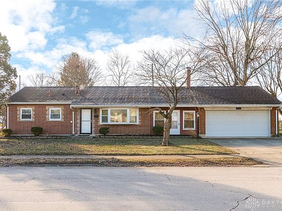 2nd image of 111 Parkgrove Dr