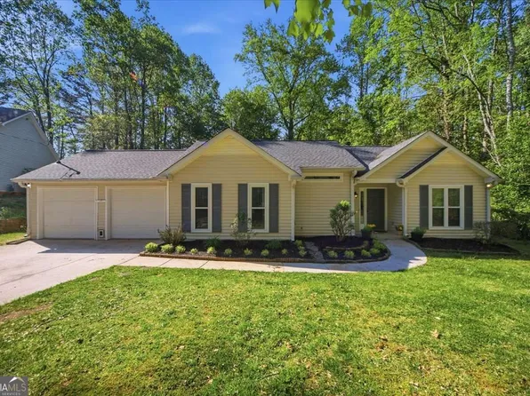 8068 Whitney Ct, Canton, GA 30115