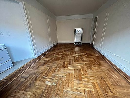 1st image of 2305 Sedgwick Ave APT 2D