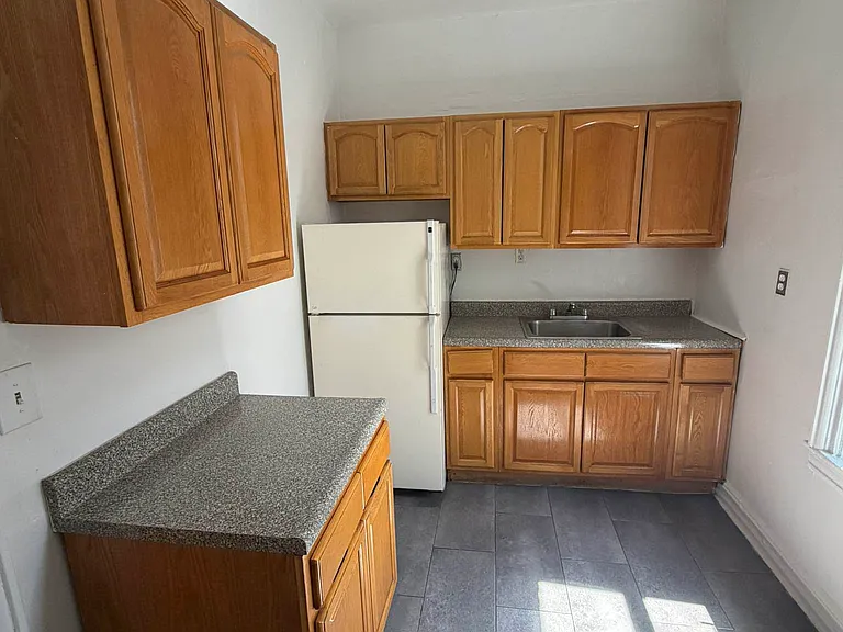 4530 Broadway #6E — Photo 1