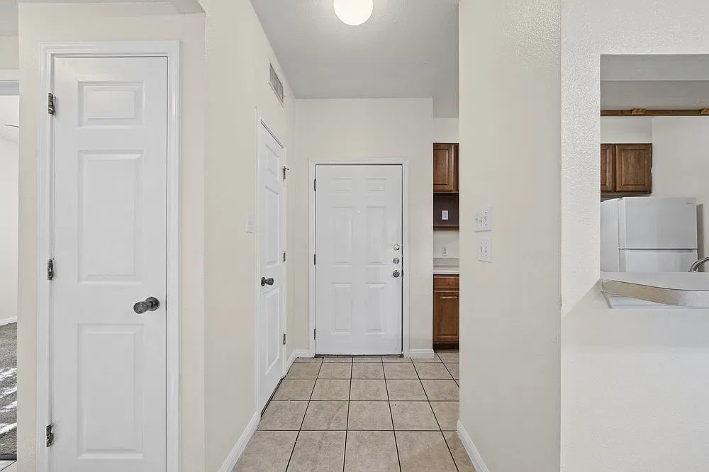 518 Dukeway Dr — Photo 4