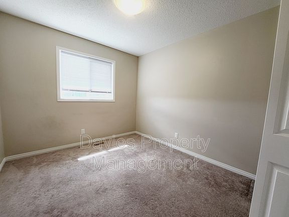 4th image of 7743 174b Ave NW