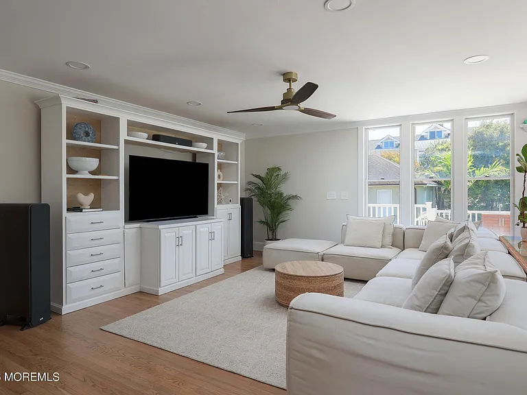 69 Seaview Ave — Photo 15