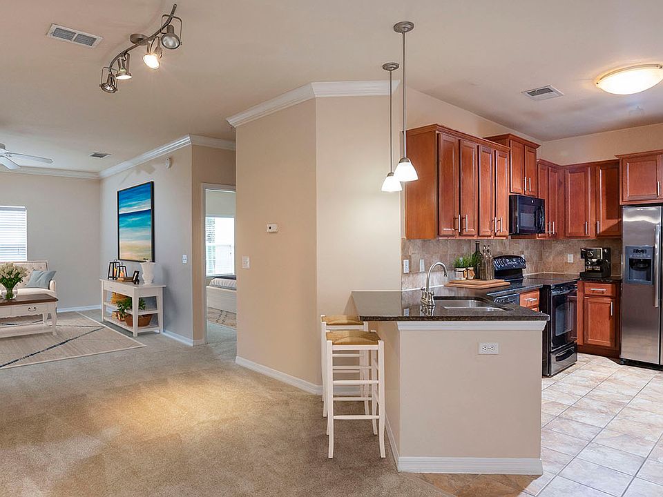 1st image of 2729 Seville Blvd