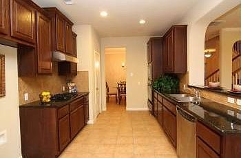 5th image of 811 Maurice Dr
