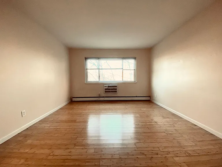 2342 S Austin St — Photo 4