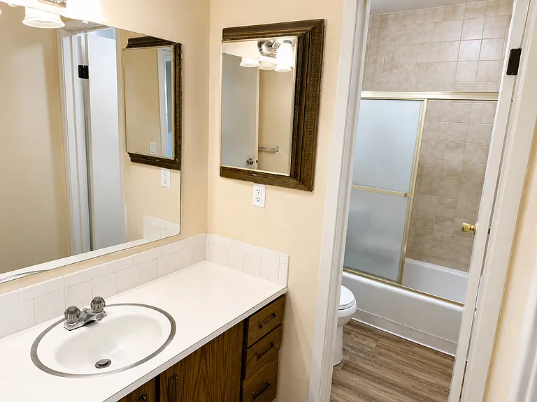 1527 Blake Ave #211 — Photo 5