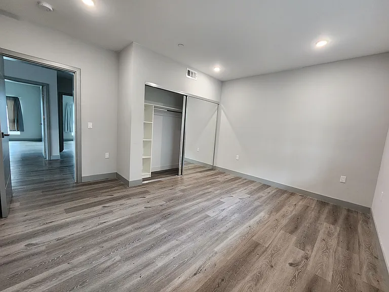 7040 Woodman Ave #207 — Photo 13