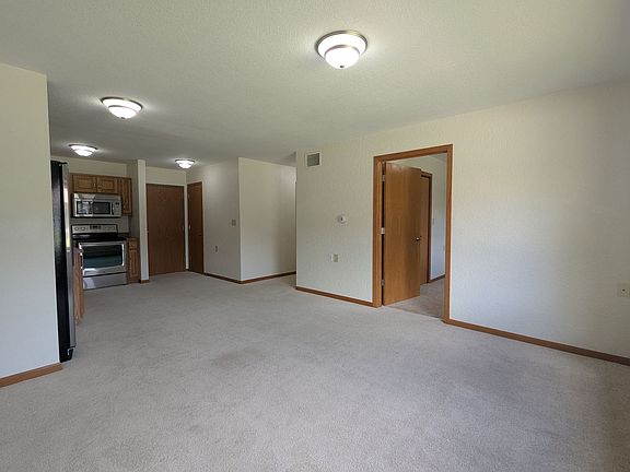 3rd image of 1100 Grove St APT 18
