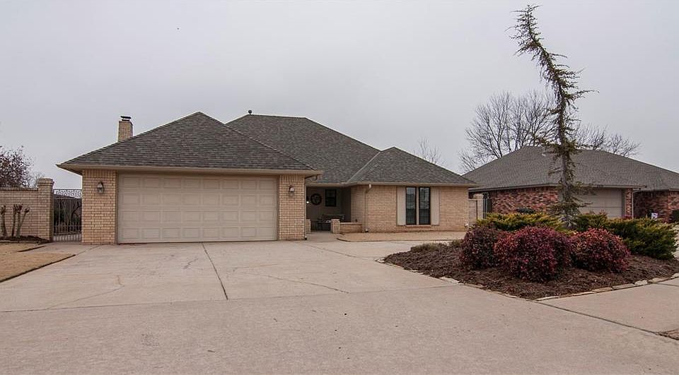 1st image of 2321 Eastridge Cir