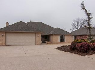 2321 Eastridge Cir, Moore, OK 73160