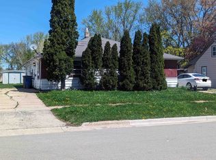 602 8th St, Menasha, WI 54952