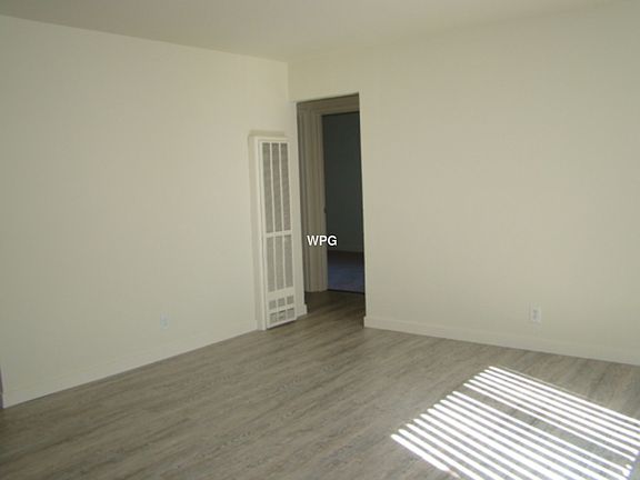 4th image of 605 Bryan Ave APT 1