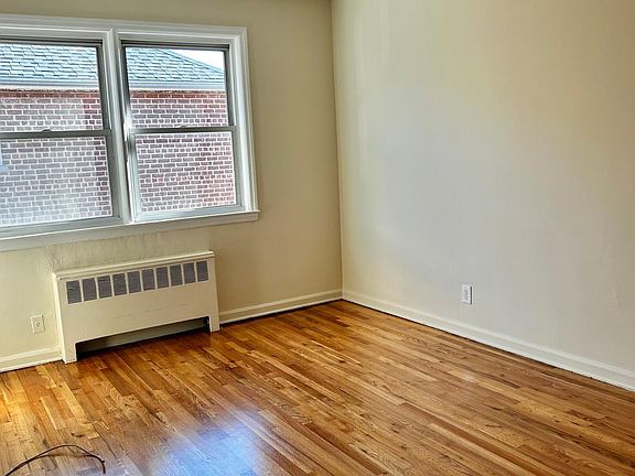 3rd image of 1452 Kennellworth Pl