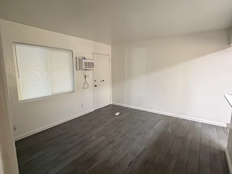 132 3rd St #5 — Photo 12