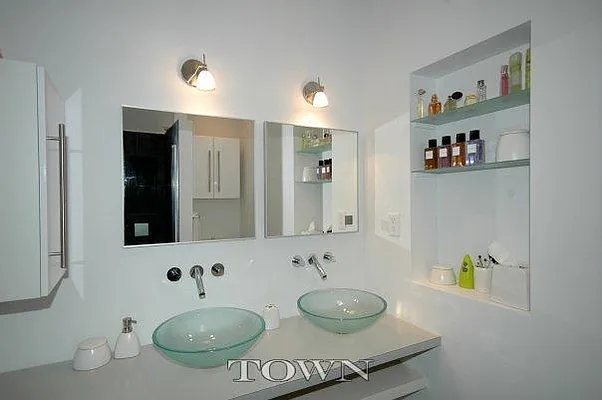 Rented by Town Residential | media 9