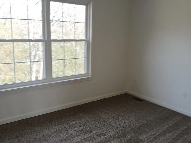 8404 Fawn Hill Ln — Photo 3
