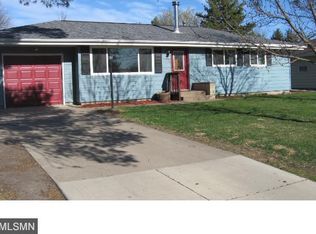 924 Dellwood St S, Cambridge, MN 55008