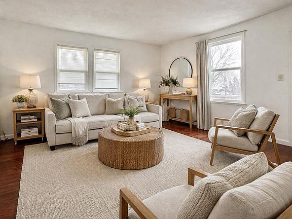 4th image of 203 E Lyons St
