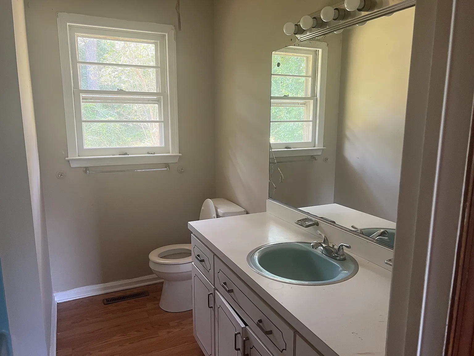 3 bed, 1.5 bath, 1173 sqft, $1,325 — Photo 4