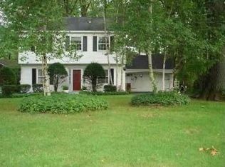 21 Vandenburg Ln, Latham, NY 12110