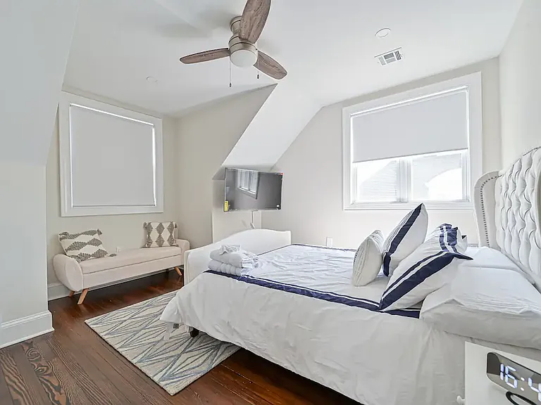 107 S Austin Ave — Photo 15