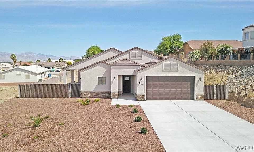 1st image of 2035 E Hammer Ln