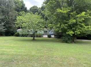 2069 Charles Ln, Cross Plains, TN 37188