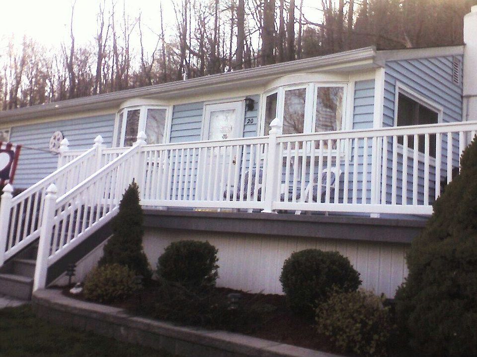 Spring View, Front, Nice Landscaping!