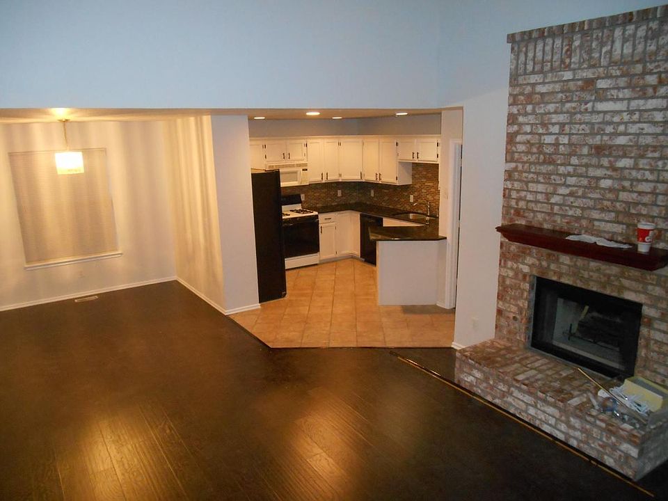 1st image of 12400 Saratoga
