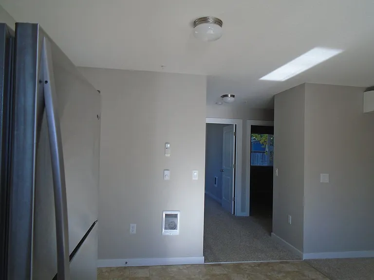 751-757 Plymouth Dr N — Photo 18