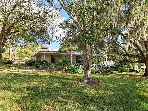 2nd image of 415 Palm Ln
