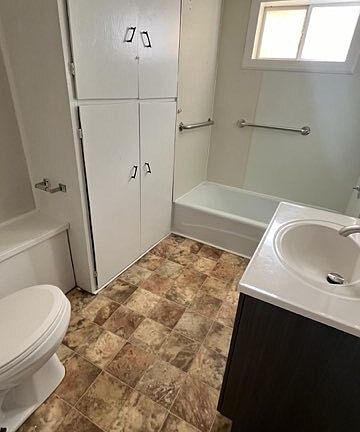 2nd image of 1019 N Clay St #B