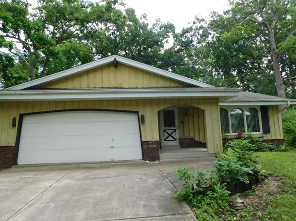 2330 South Graylog LANE, New Berlin, WI 53151